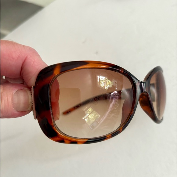 Bundle of two sunglasses - Picture 5 of 10